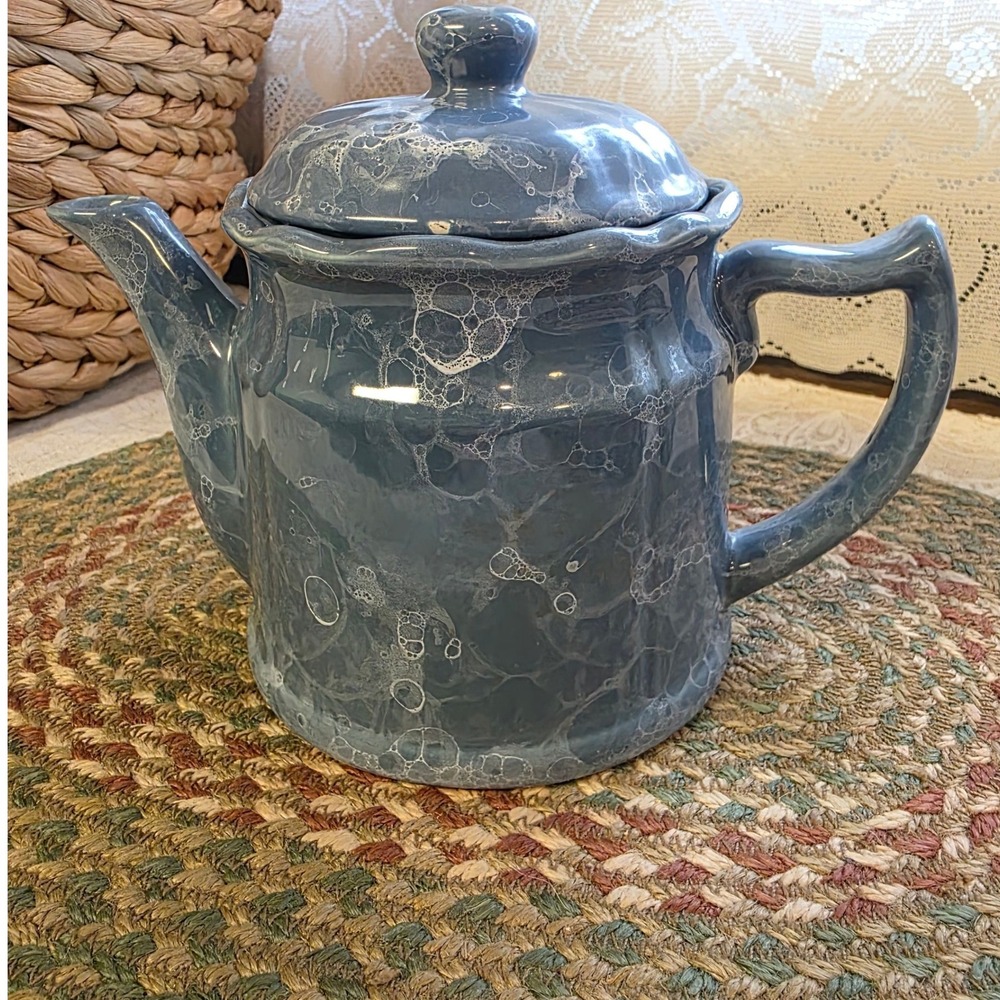 Teapot 5.5" Taiwan Action Blue White Bubble Glaze Marbled Scalloped‎ Ceramic